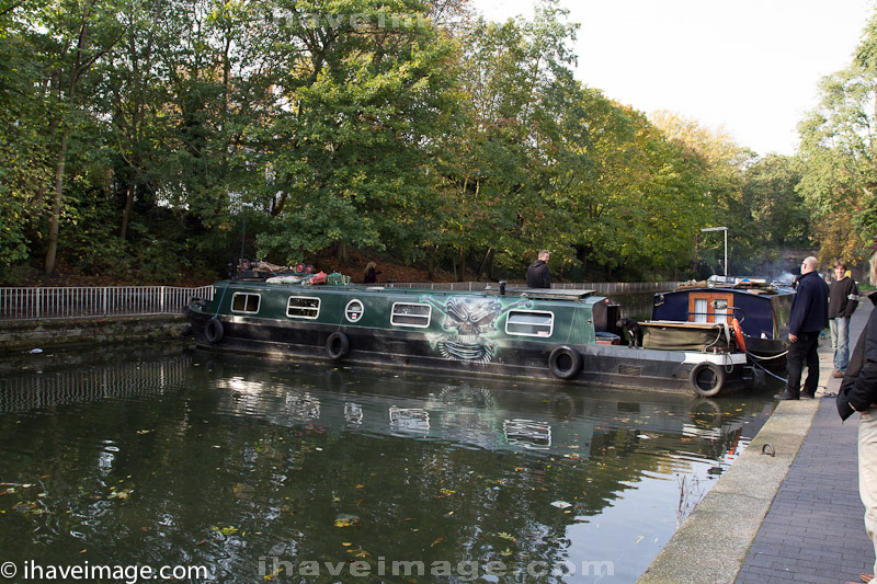 Canal boat stuck across Regents Canal